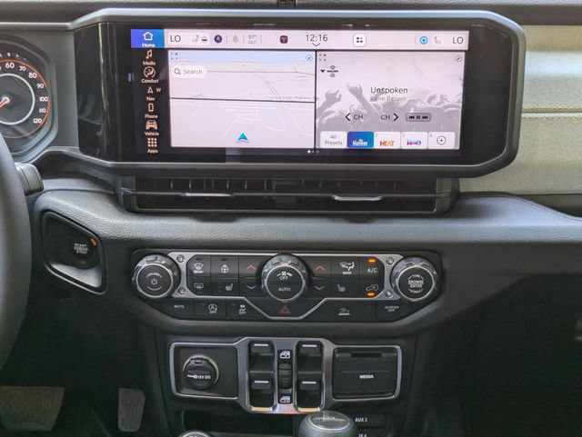 New 2026 Jeep Gladiator Sport AWD/4WD image 18
