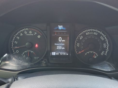Used 2019 Toyota Tacoma SR w/ SR Convenience Package RWD image 19