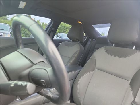 Used 2016 Dodge Charger SE w/ Power Sunroof Group AWD/4WD image 17