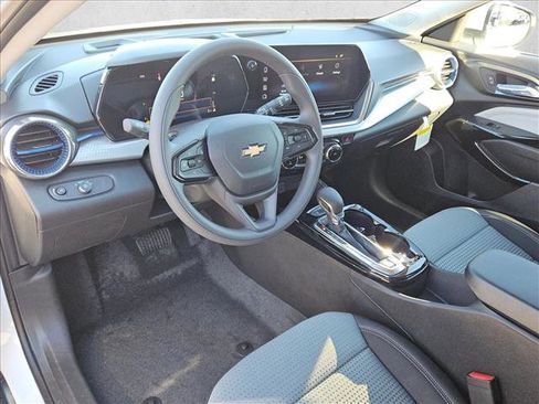 New 2026 Chevrolet Trax LT image 3