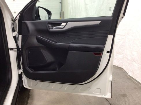 Used 2024 Ford Escape Platinum image 32