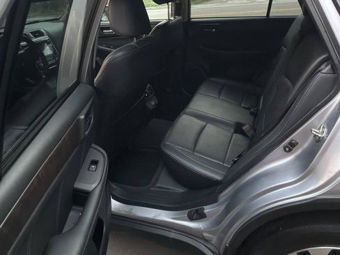 Used 2018 Subaru Outback 2.5i Limited AWD/4WD image 7