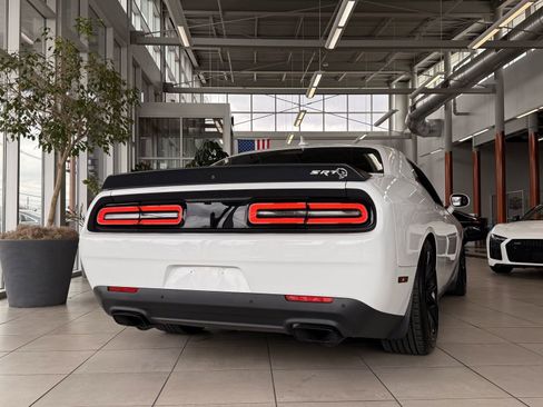 Used 2016 Dodge Challenger SRT Hellcat image 13
