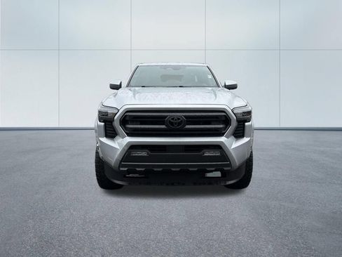 Used 2025 Toyota Tacoma SR5 AWD/4WD image 3