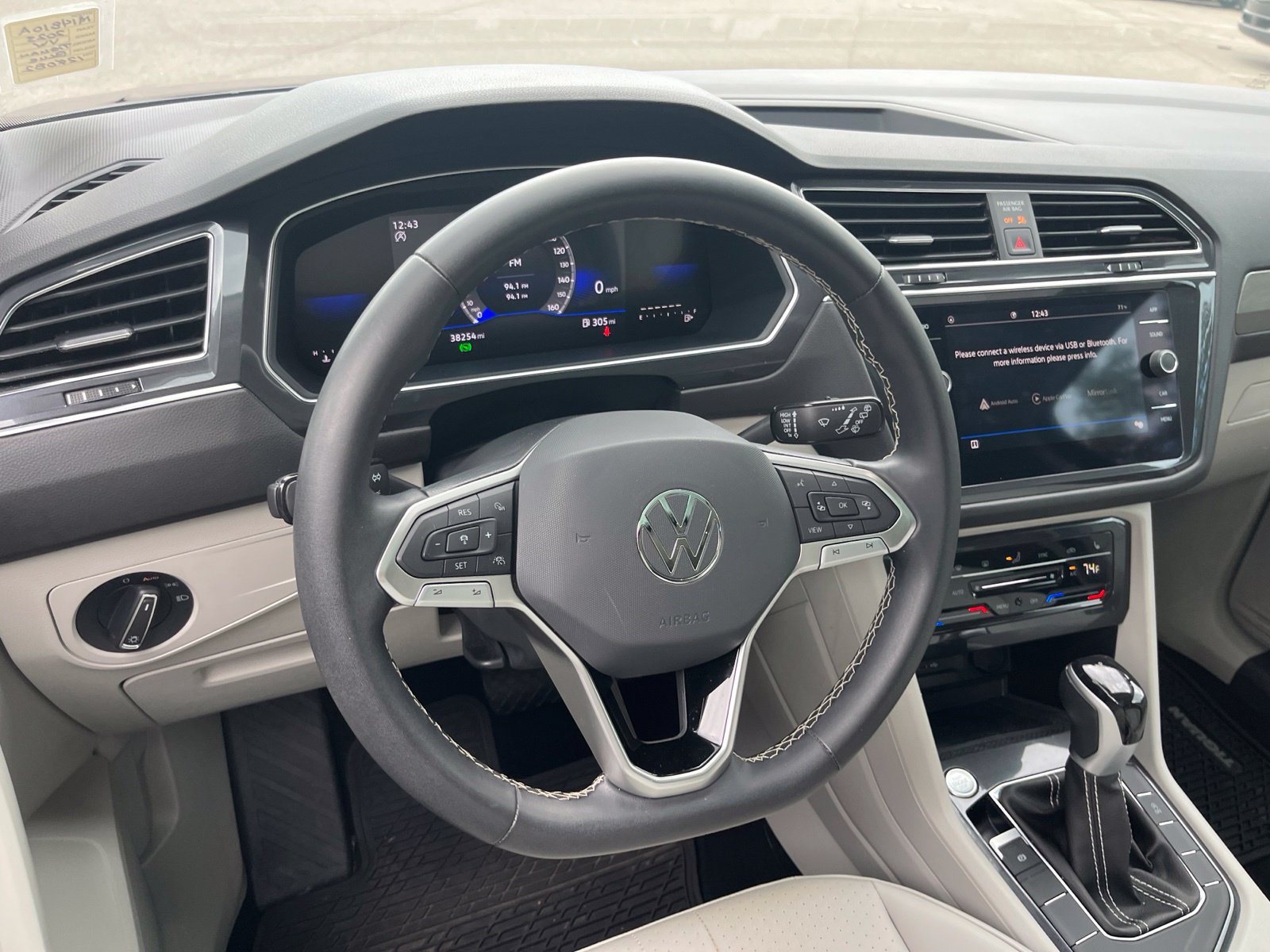 Used 2023 Volkswagen Tiguan SE FWD image 35