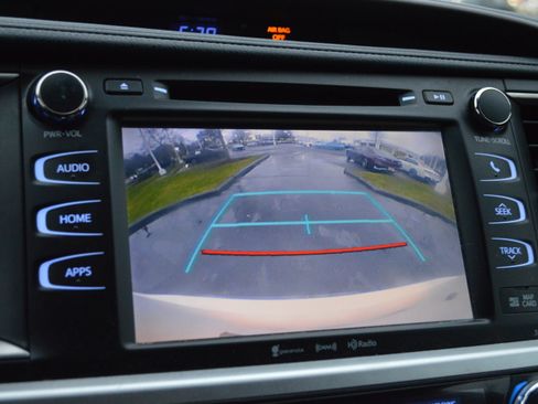 Used 2018 Toyota Highlander XLE image 22