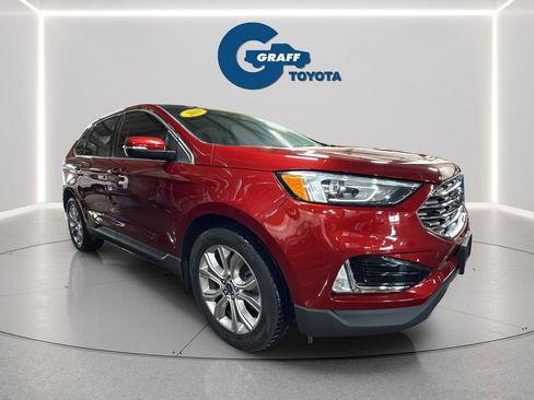 Used 2019 Ford Edge Titanium w/ Cold Weather Package AWD/4WD image 4