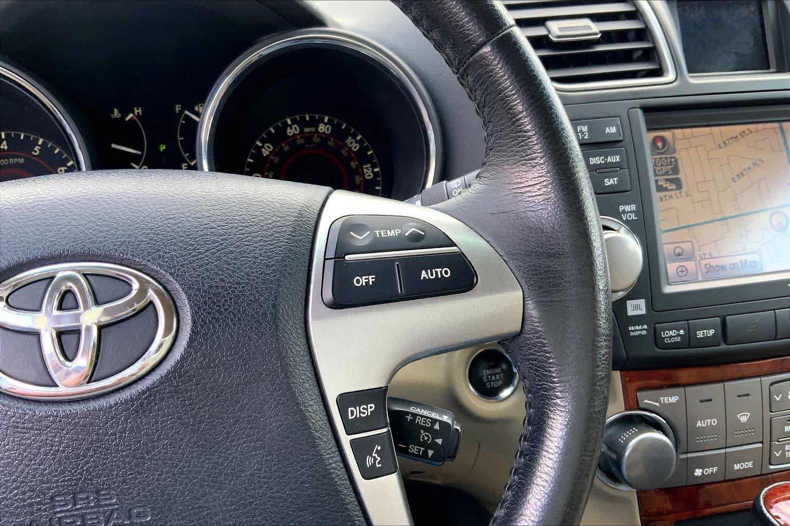Used 2012 Toyota Highlander Limited w/ Tow Pkg FWD image 25
