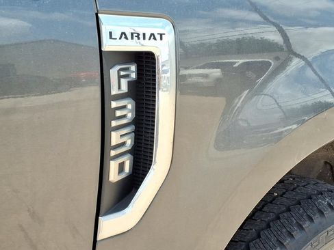 Used 2020 Ford F350 Lariat w/ Lariat Ultimate Package AWD/4WD image 7