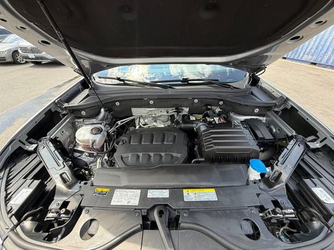Used 2025 Volkswagen Atlas Cross Sport SE FWD image 25