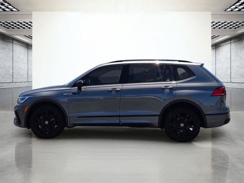 Used 2022 Volkswagen Tiguan SE R-Line AWD/4WD image 9