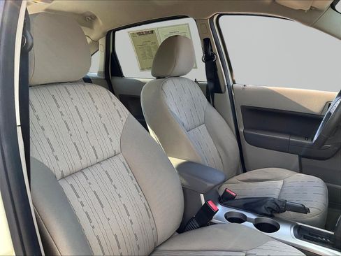 Used 2010 Ford Focus SE FWD image 29