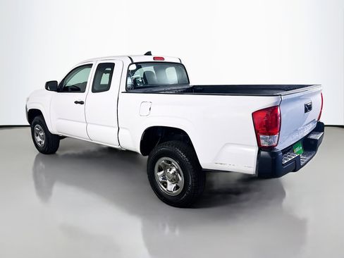 Used 2017 Toyota Tacoma SR image 7