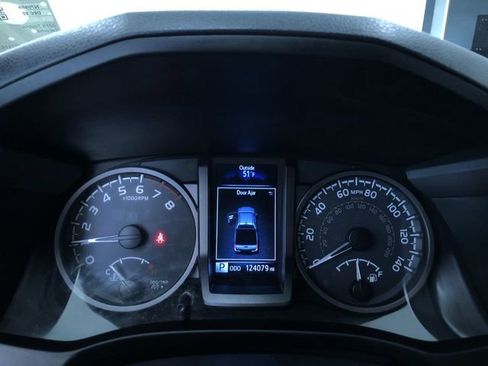 Used 2019 Toyota Tacoma TRD Sport image 25