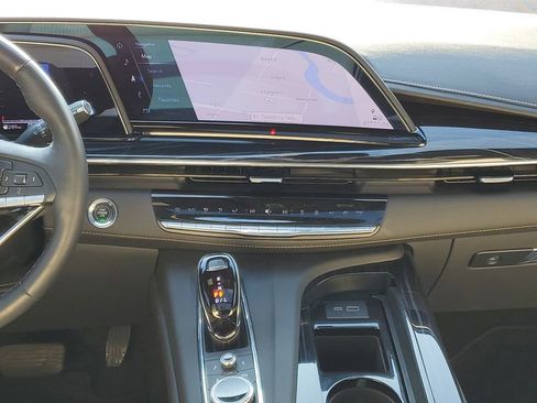 Used 2023 Cadillac Escalade Sport w/ LPO, ONYX Package image 29