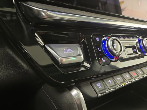 Certified 2025 GMC Sierra 3500 Denali w/ Denali Reserve Package image 26