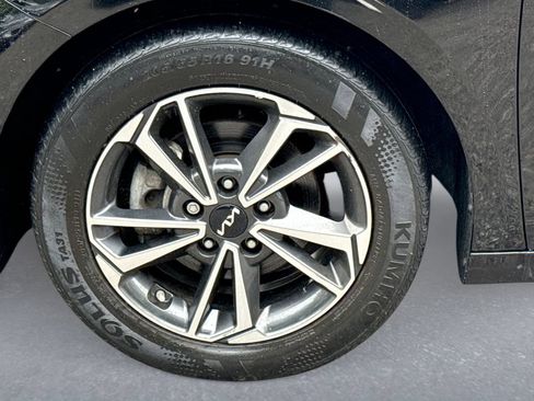 Used 2022 Kia Forte LXS FWD image 18