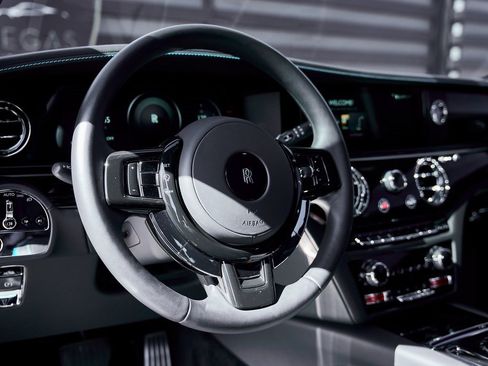 Used 2025 Rolls-Royce Spectre w/ Leather Finishing Pack image 36