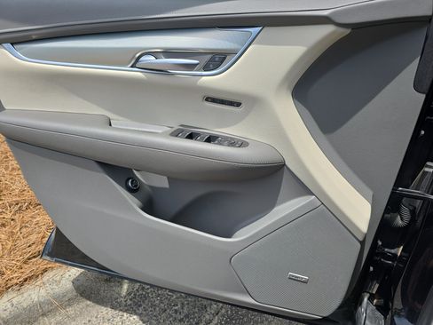 Used 2022 Cadillac XT5 Premium Luxury FWD image 28