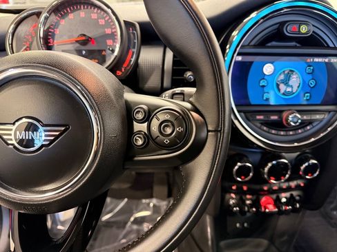 Used 2020 MINI Cooper 4-Door Hardtop image 14