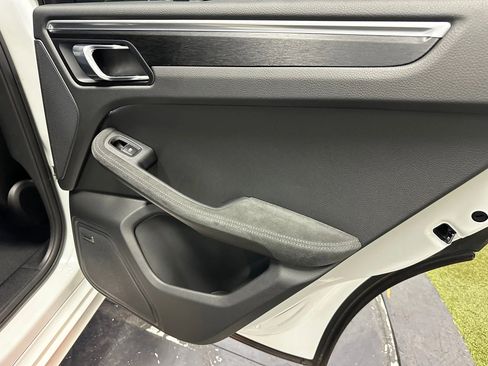 Used 2018 Porsche Macan GTS image 26