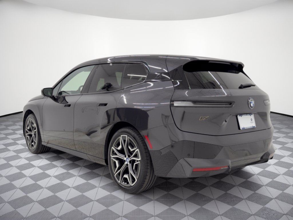 Used 2024 BMW iX M60 AWD/4WD image 3