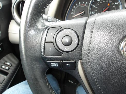Used 2014 Toyota RAV4 Limited w/ Technology Package AWD/4WD image 16