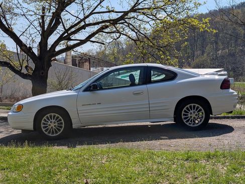 Used 2001 Pontiac Grand Am SE w/ Solid Value Appearance Pkg FWD image 29