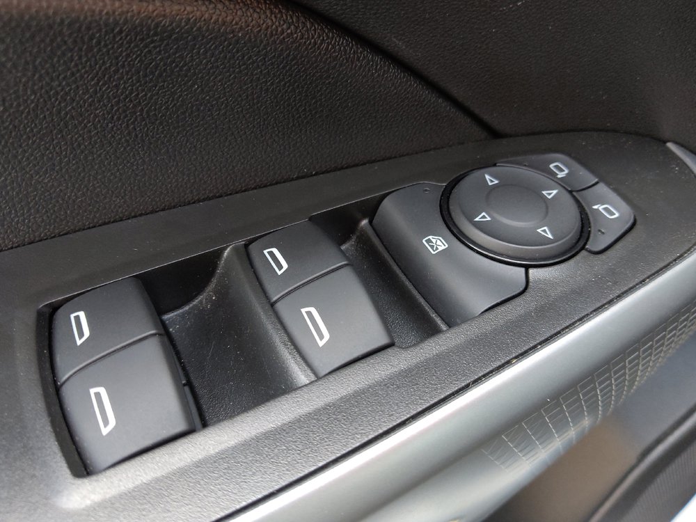 Used 2025 Chevrolet Trax LS FWD image 27