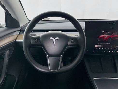 Used 2023 Tesla Model 3 Standard Range image 16