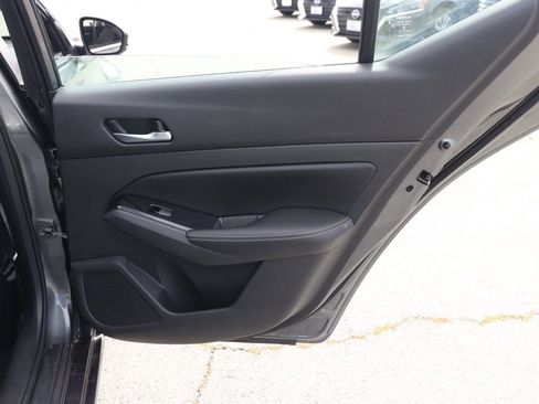 Used 2021 Nissan Altima 2.5 SV w/ SV Premium Package image 18