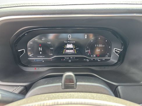 Used 2023 GMC Yukon XL Denali Ultimate AWD/4WD image 32