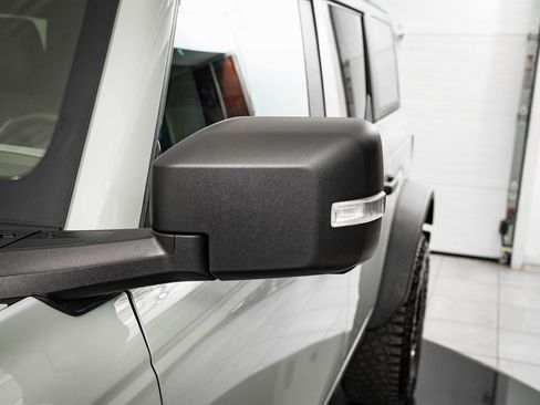 Used 2023 Ford Bronco Wildtrak image 14