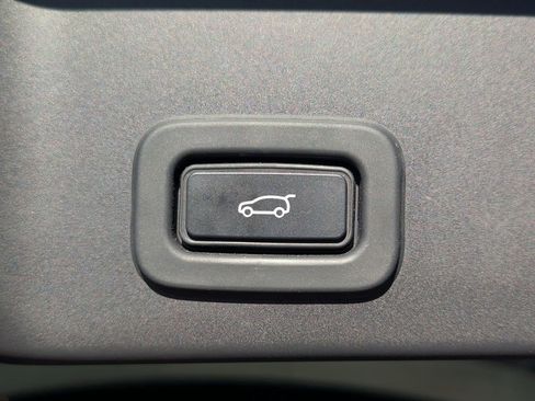 Used 2022 Land Rover Range Rover Evoque R-Dynamic S image 27