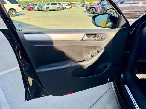 Used 2014 Volkswagen Jetta GLI image 9