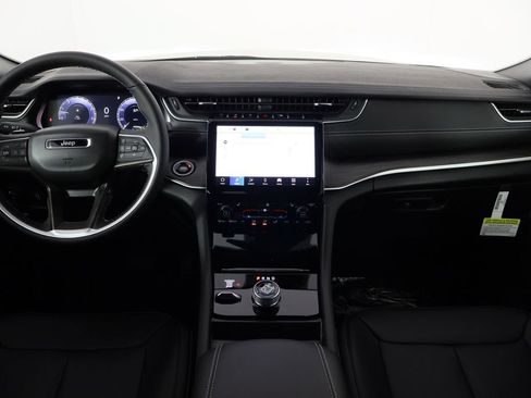 New 2025 Jeep Grand Cherokee Limited image 14