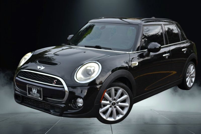 Used 2018 MINI Cooper S FWD image 1