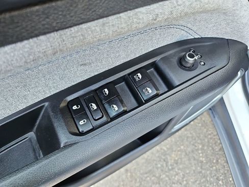 Used 2024 Jeep Compass Latitude AWD/4WD image 25