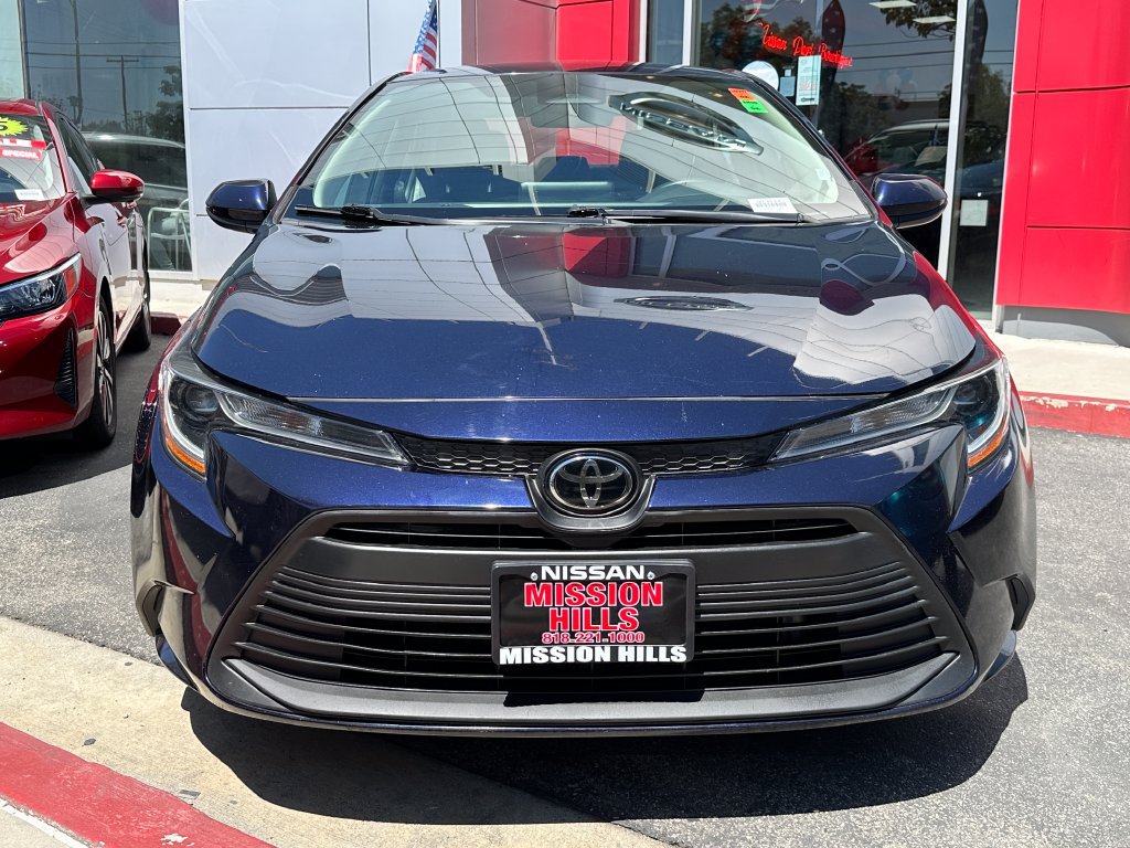 Used 2023 Toyota Corolla LE FWD image 4