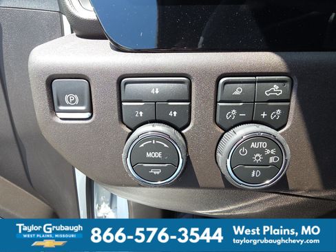 New 2026 Chevrolet Silverado 2500 LT w/ Z71 Chrome Sport Edition AWD/4WD image 21