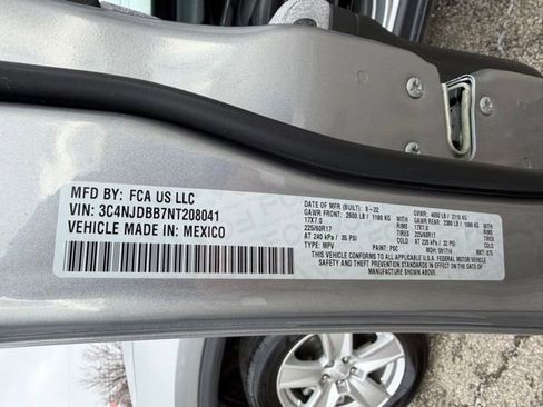 Used 2022 Jeep Compass Latitude image 43