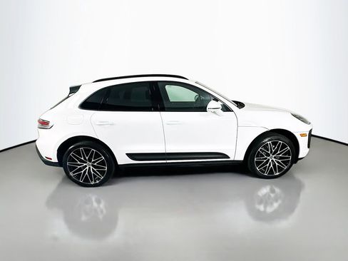 Certified 2026 Porsche Macan AWD/4WD image 8