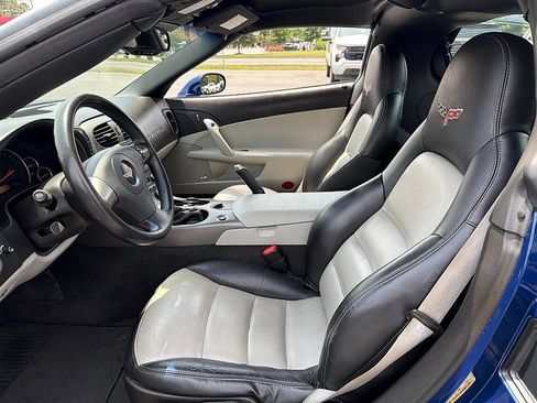 Used 2007 Chevrolet Corvette Coupe w/ Preferred Equipment Group RWD image 18