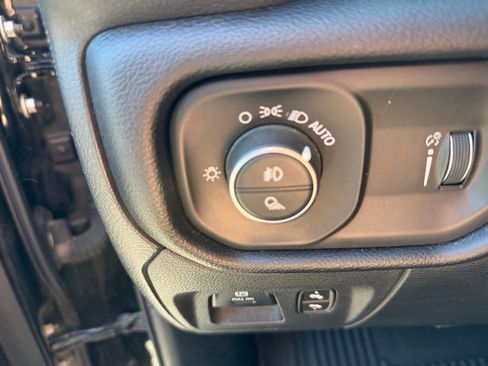 Used 2022 RAM 1500 Big Horn AWD/4WD image 29