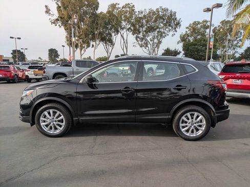 Used 2020 Nissan Rogue Sport SV w/ All-Weather Package image 2