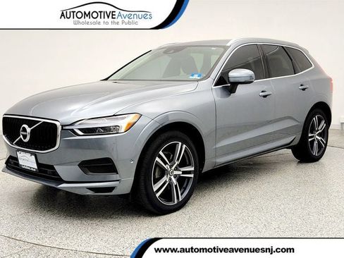 Used 2019 Volvo XC60 T5 Momentum w/ Multimedia Package image 1