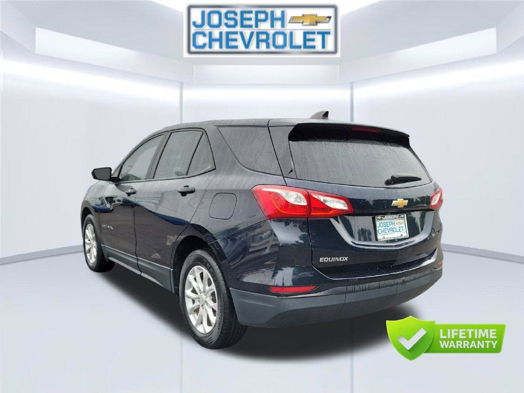 Used 2020 Chevrolet Equinox LS w/ LS Convenience Package FWD image 4