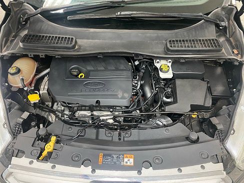 Used 2018 Ford Escape SE image 15