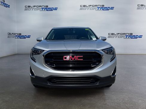 Used 2021 GMC Terrain SLE FWD image 2