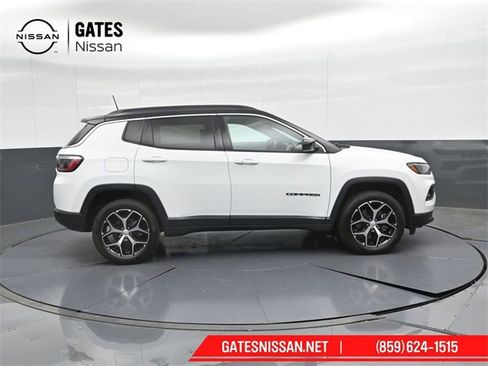 Used 2024 Jeep Compass Limited image 3